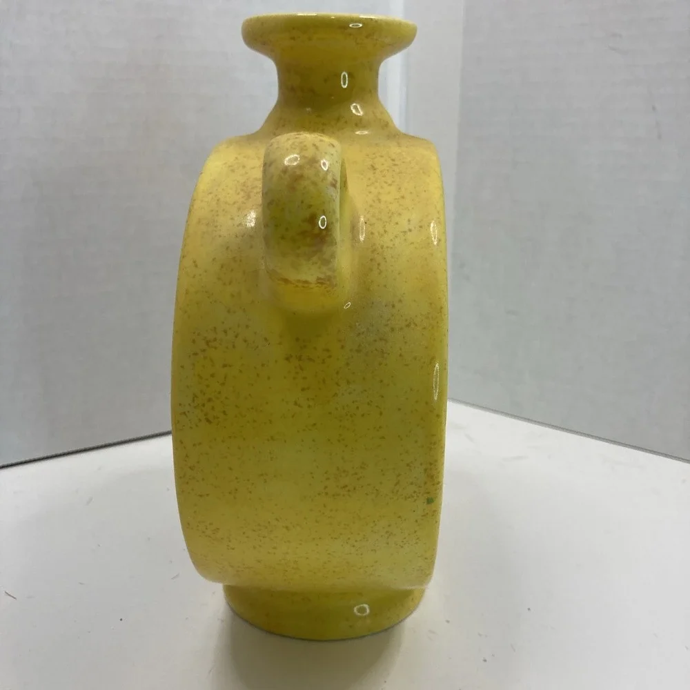 VTG Artesa Ecuador Hand Painted Starfish Seahorse Yellow Round Pottery Vase 7.5